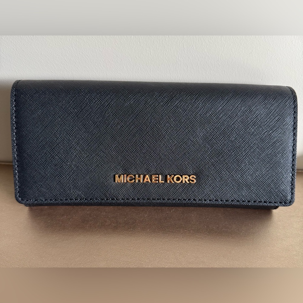 NEW Michael Kors Black Leather Jet Set CarryAll NWT Clutch Wallet